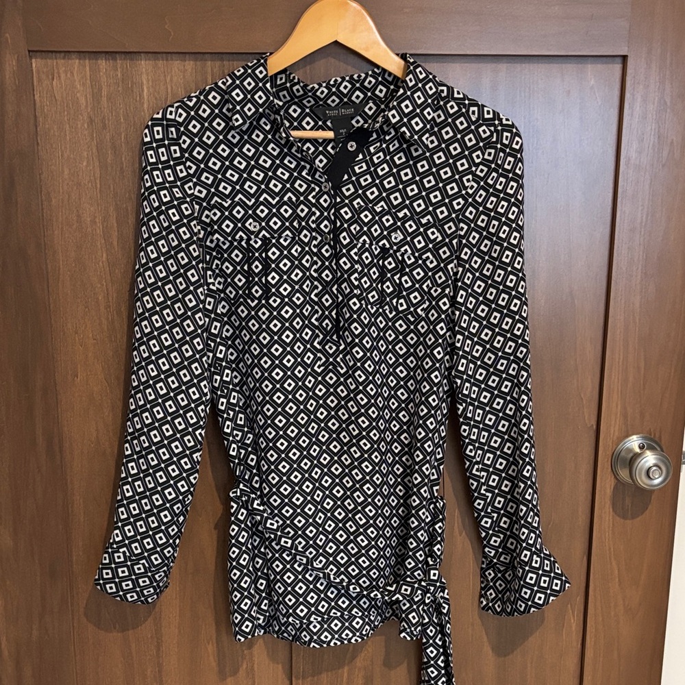White House Black Market WHBM Black and White Geometric Blouse Silk